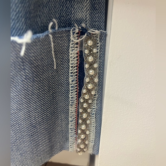 Hi, selling these breathtaking jeans 👖 for women in size US 06. - Picture 5 of 14